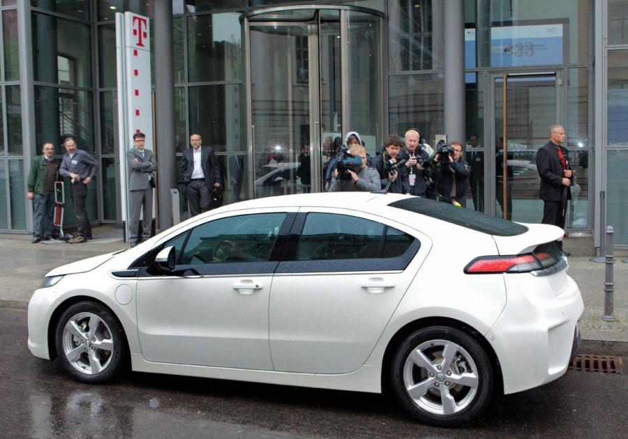  Opel Ampera 2012 года  (фото 17 из 30)
